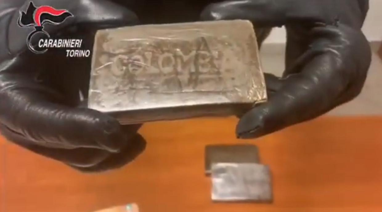 Sorpreso tunisino con un etto e mezzo di "fumo"