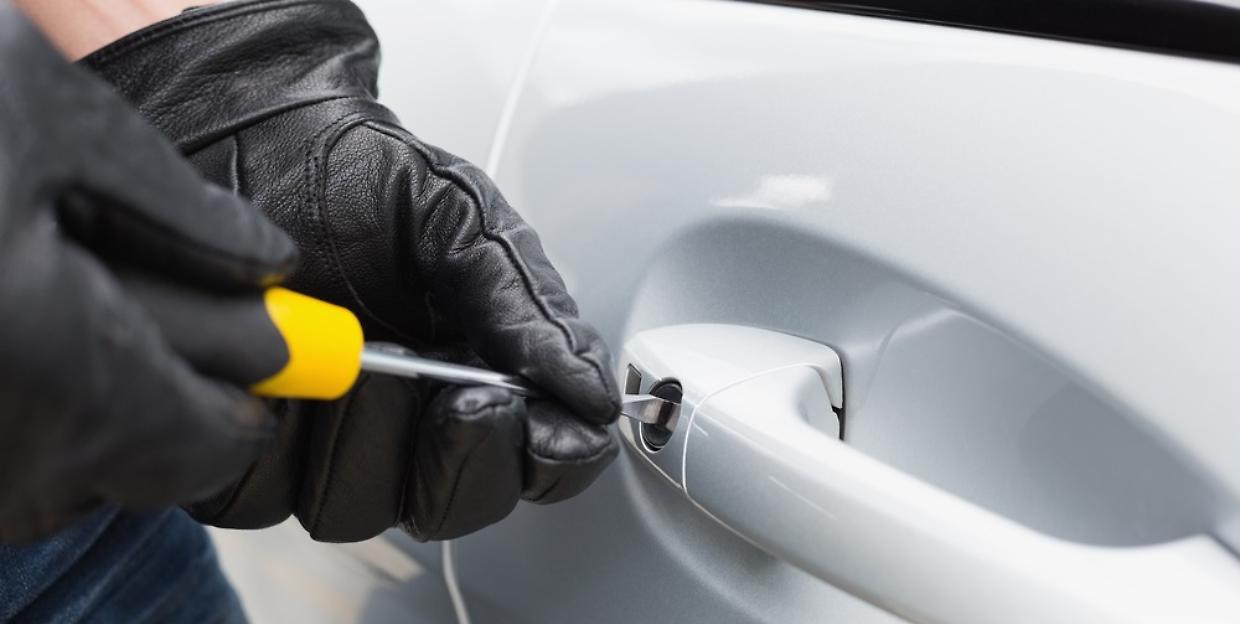 Furto in via Milazzo: denunciato un 23enne senza fissa dimora