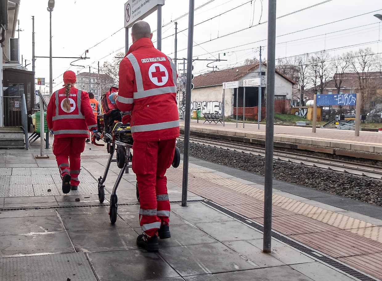 Travolto dal treno: operaio muore sui binari della linea Bologna- Venezia 
