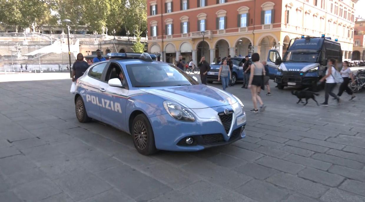 Controlli a tappeto in Piazza XX Settembre: arrestato un giovane nigeriano per droga e armi 