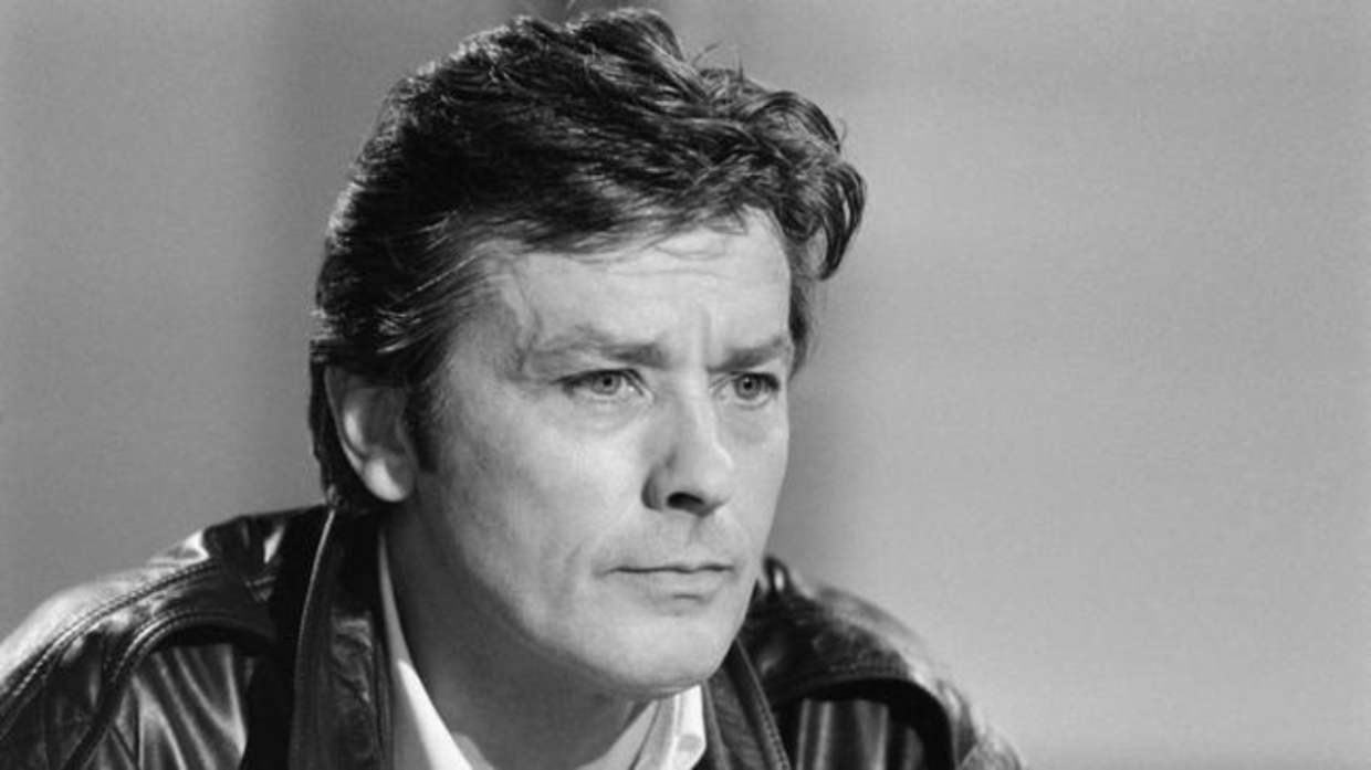 Cinema in lutto: addio ad Alain Delon, protagonista indimenticabile de "La prima notte di quiete"