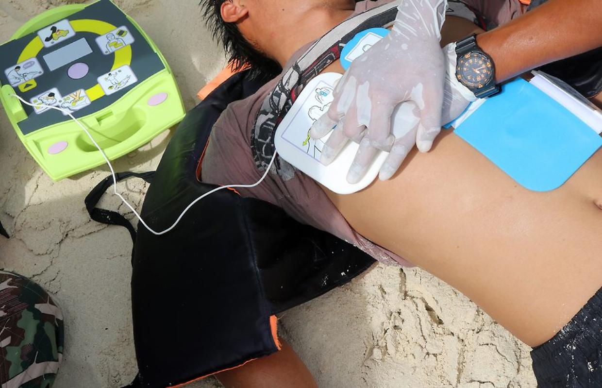 Malore alla Festa dell'Unità: 75enne salvato grazie al defibrillatore e all'intervento dei volontari