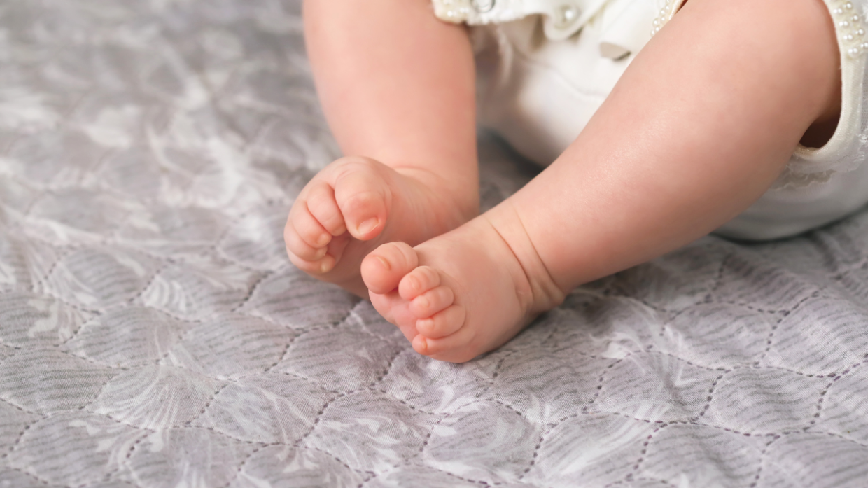 Identificata la madre del neonato trovato morto in un giardino di Vignale di Traversetolo
