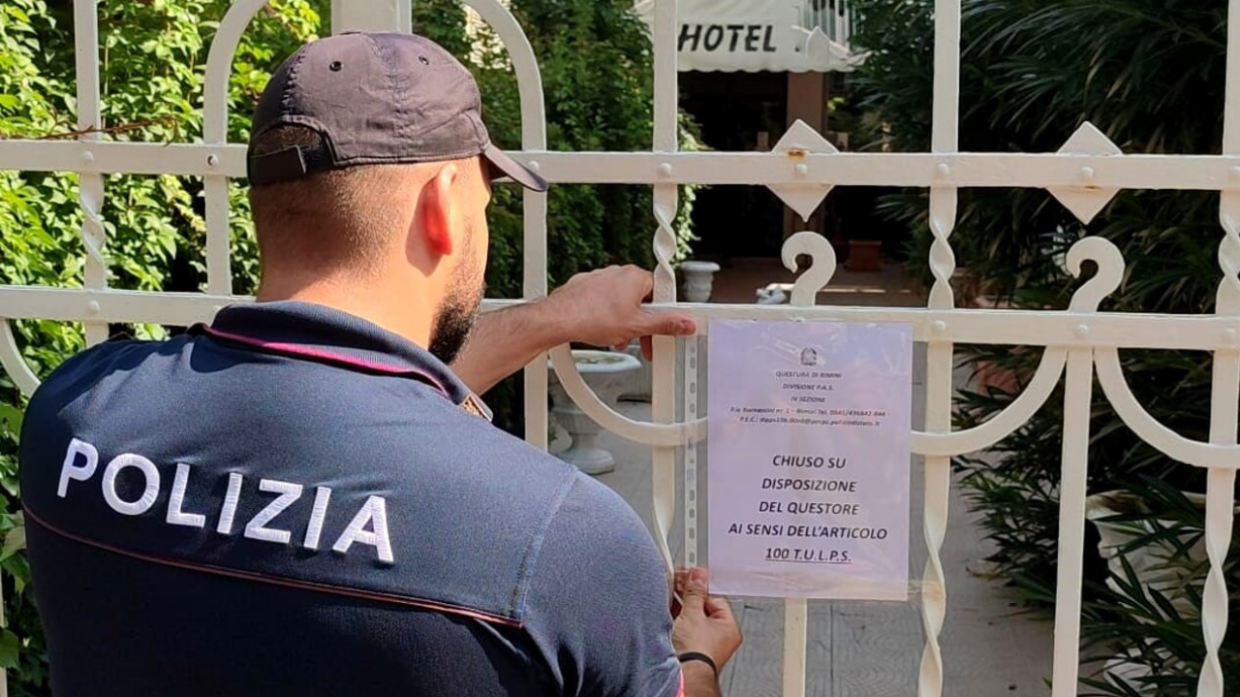 Rimini: Albergo chiuso per 20 giorni, covo di pregiudicati e stranieri irregolari
