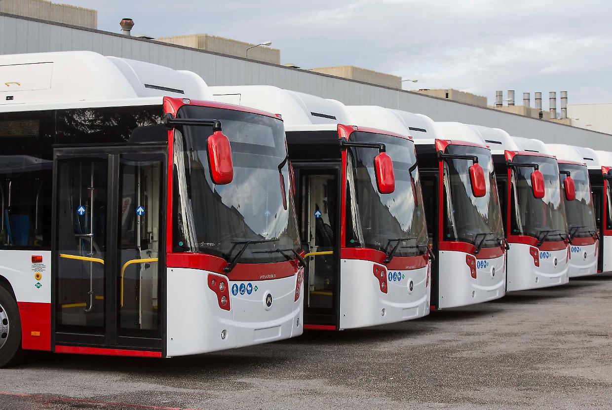 Ex Breda, così i bus italiani diventano cinesi (davanti a sindaco e Schlein)