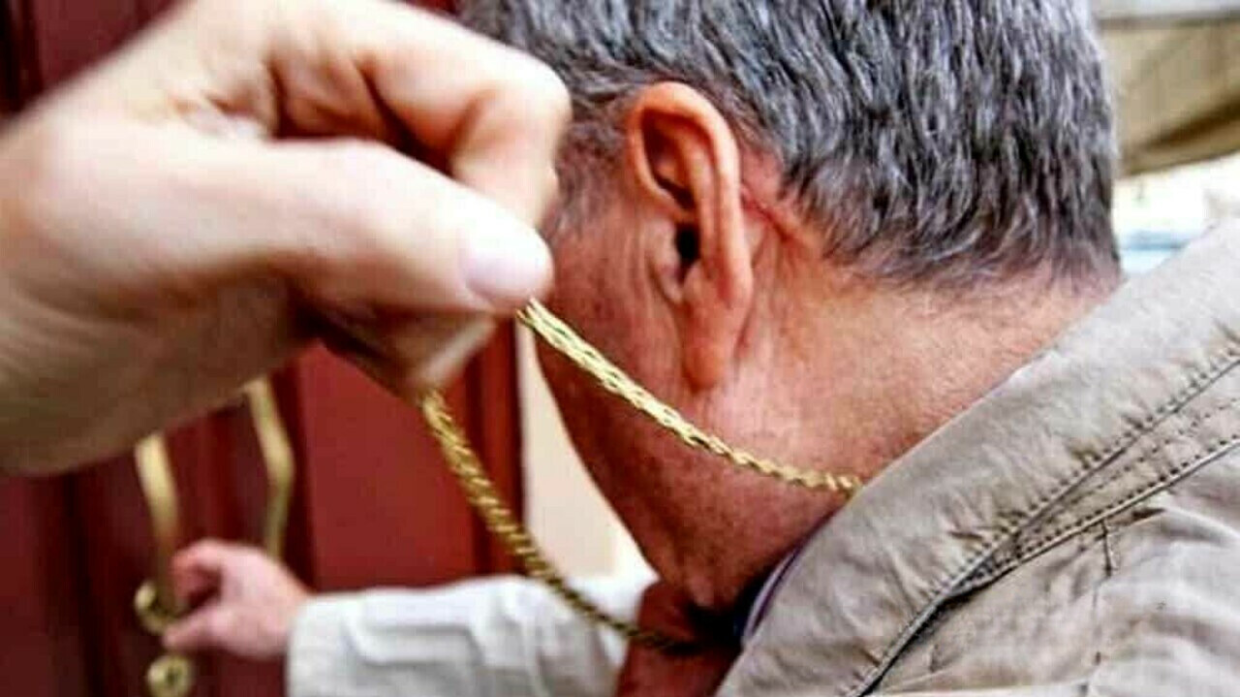  Rimini: aggredito brutalmente gli strappano la catenina d'oro