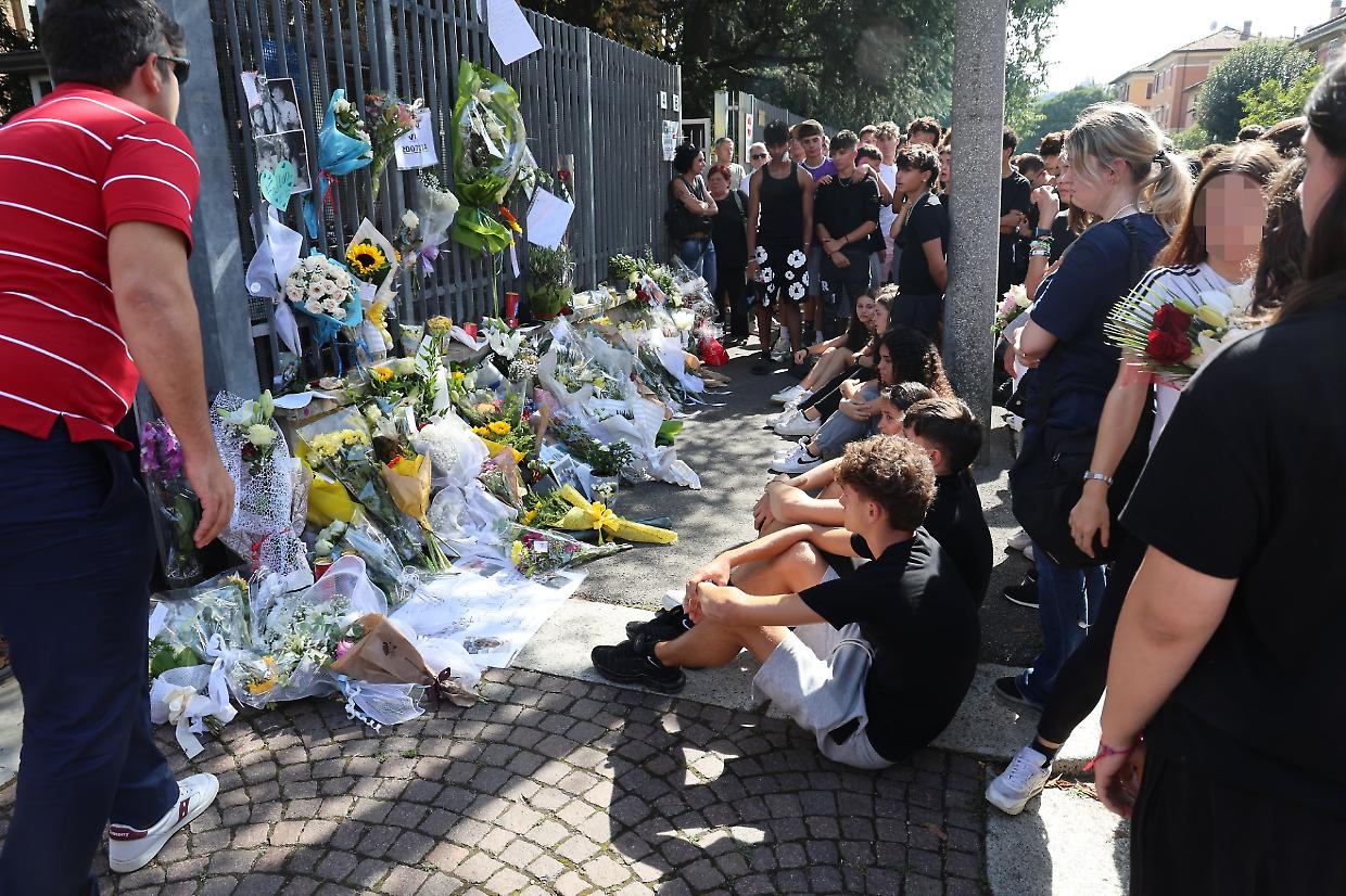 Bologna in Lutto: Centinaia di Persone Commemorano Fallou, il Giovane Eroe