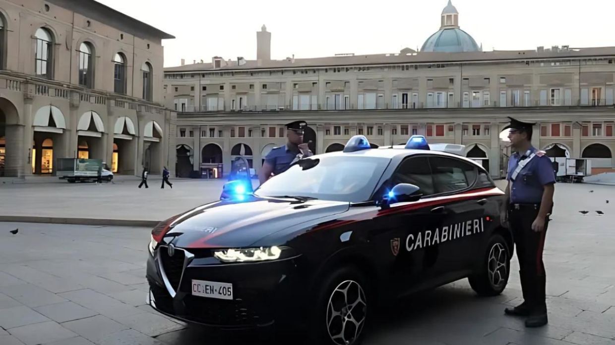 Bologna: giovani armati e crimini in aumento. Il questore Sbordone: «No alle armi»