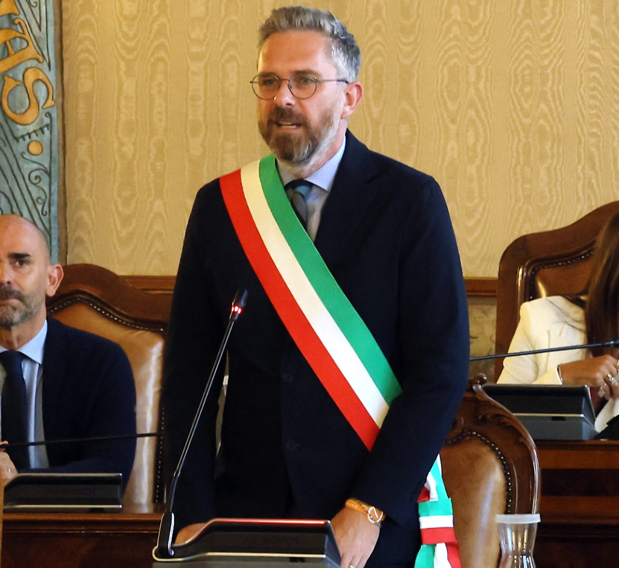 Bologna, il sindaco risponde a Ubcc: "Aiuteremo i commercianti"