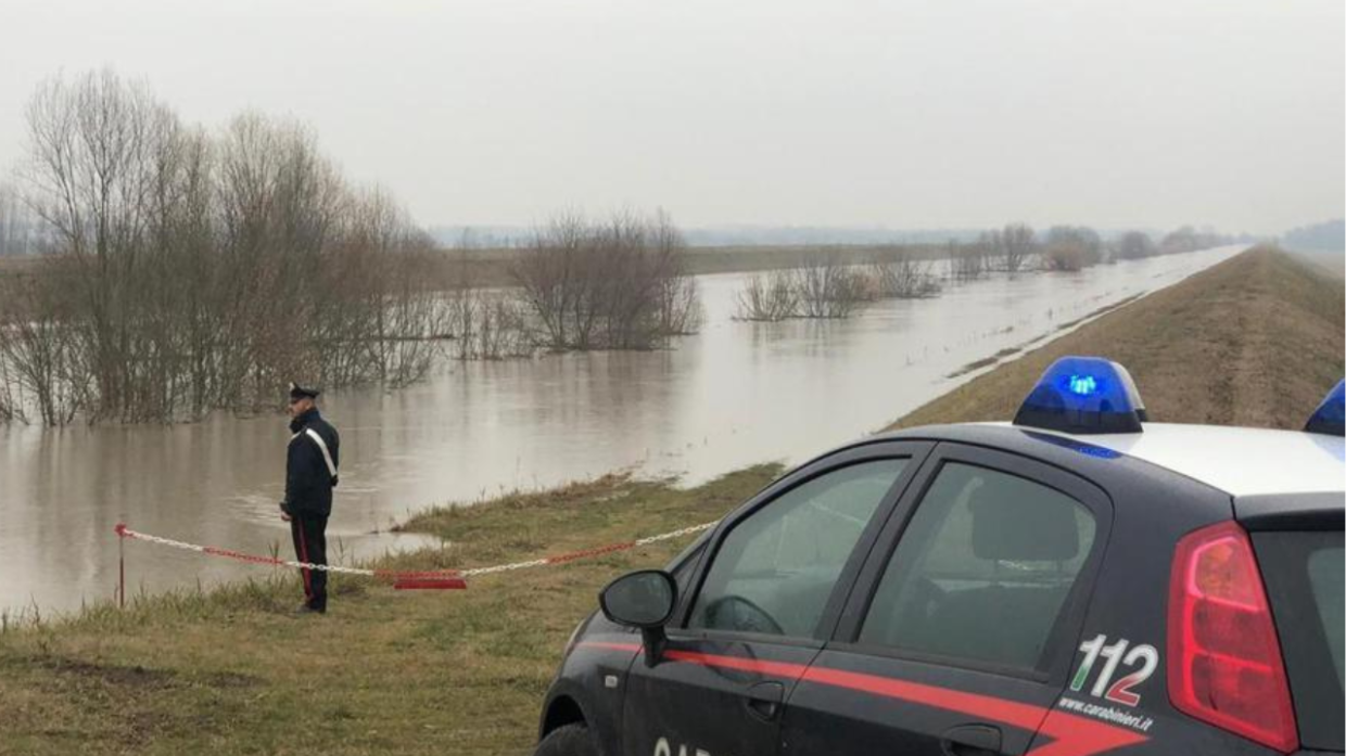 Scivola nel fiume Reno e rischia di annegare.  Salvata in extremis