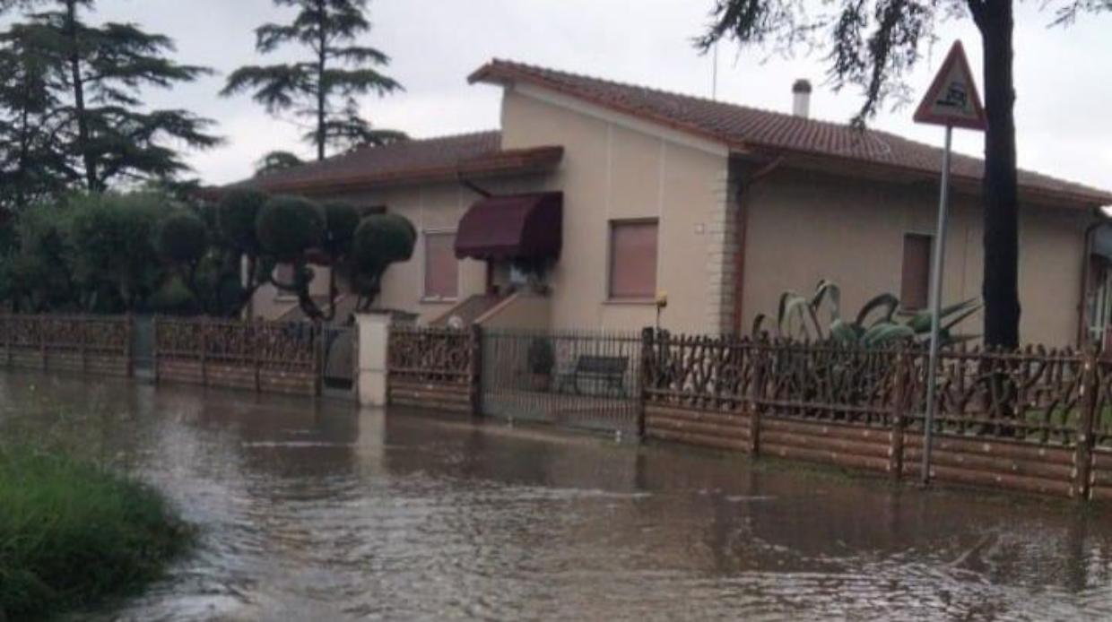 Castel Bolognese, il sindaco: "Stiamo affrontando lo scenario peggiore. Non uscite assolutamente"