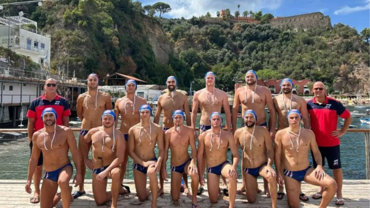 Bologna non brilla solo in campo: la pallanuoto firmata "De Akker" pronta a conquistare l'Europa