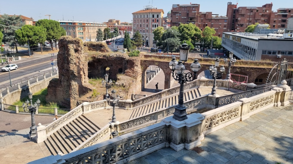 Bologna: arrestati due giovani per tentata rapina e lesioni personali 