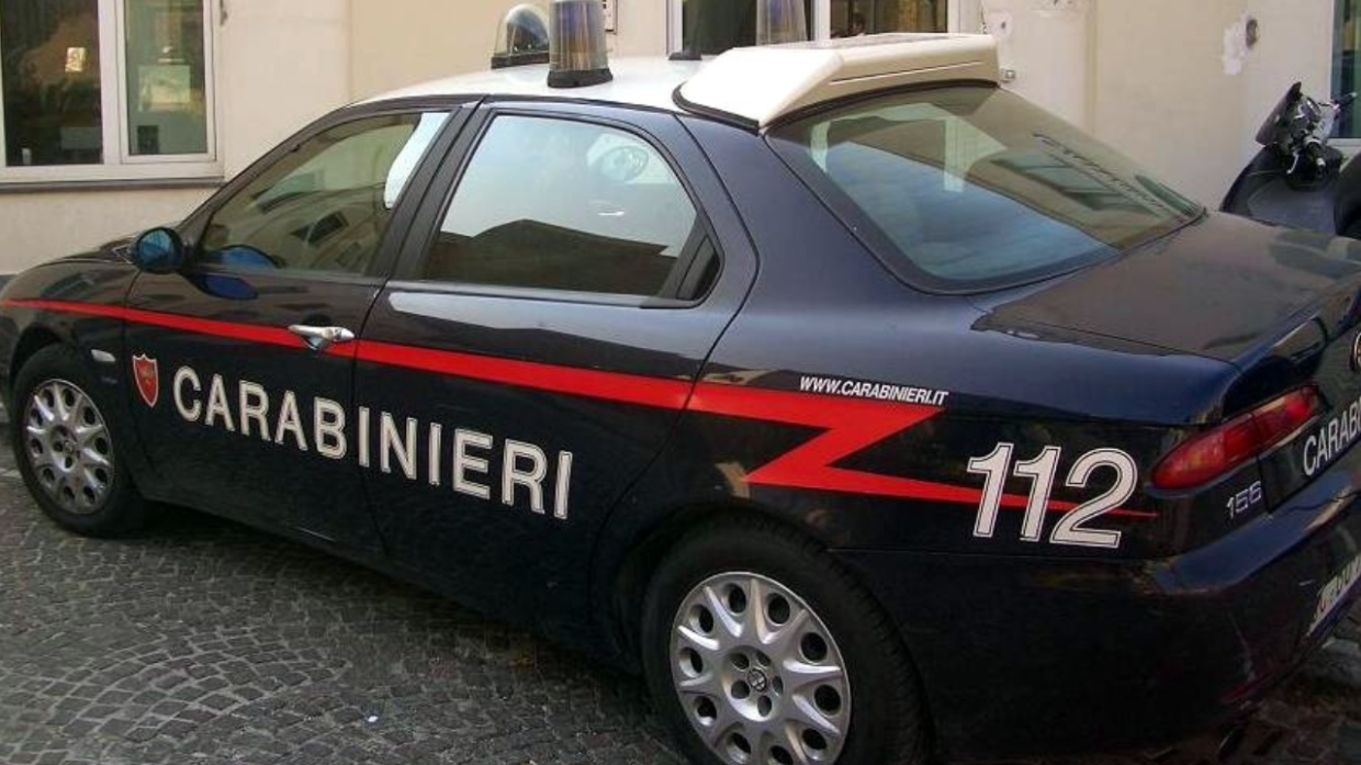 Bologna: picchiano un operatore e gli rubano 50 euro