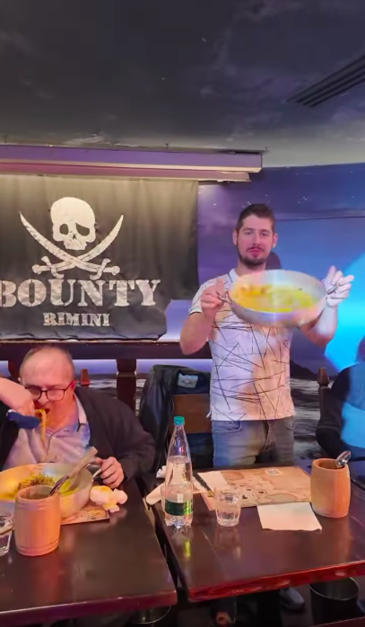 Un chilo di carbonara in dieci minuti: la sfida da record al Bounty di Rimini