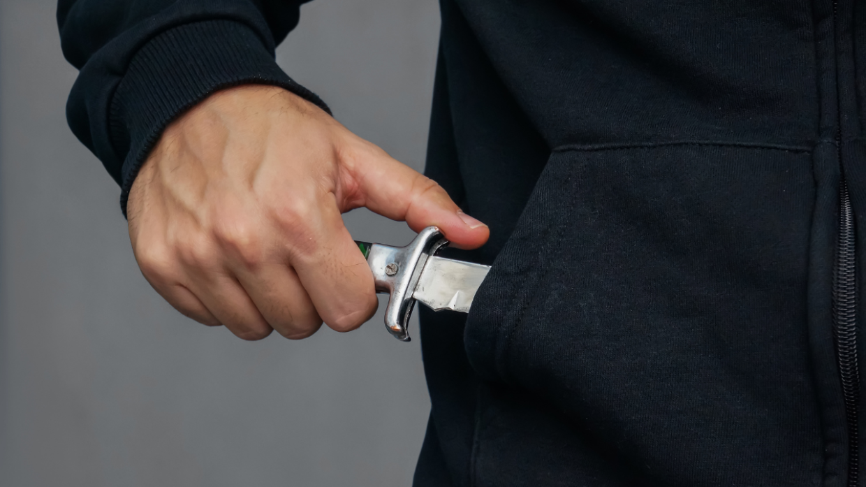 Reggio Emilia: rapina un minore con un coltello, denunciato un magrebino