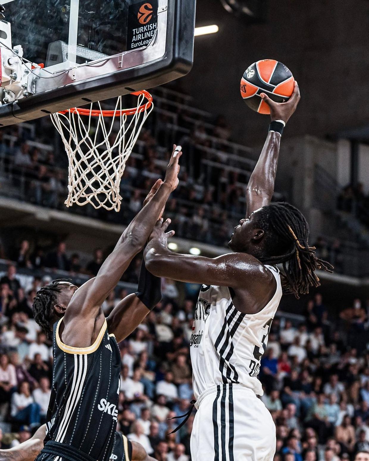 Virtus Bologna cade di misura contro l'ASVEL: rimonta vanificata nel finale
