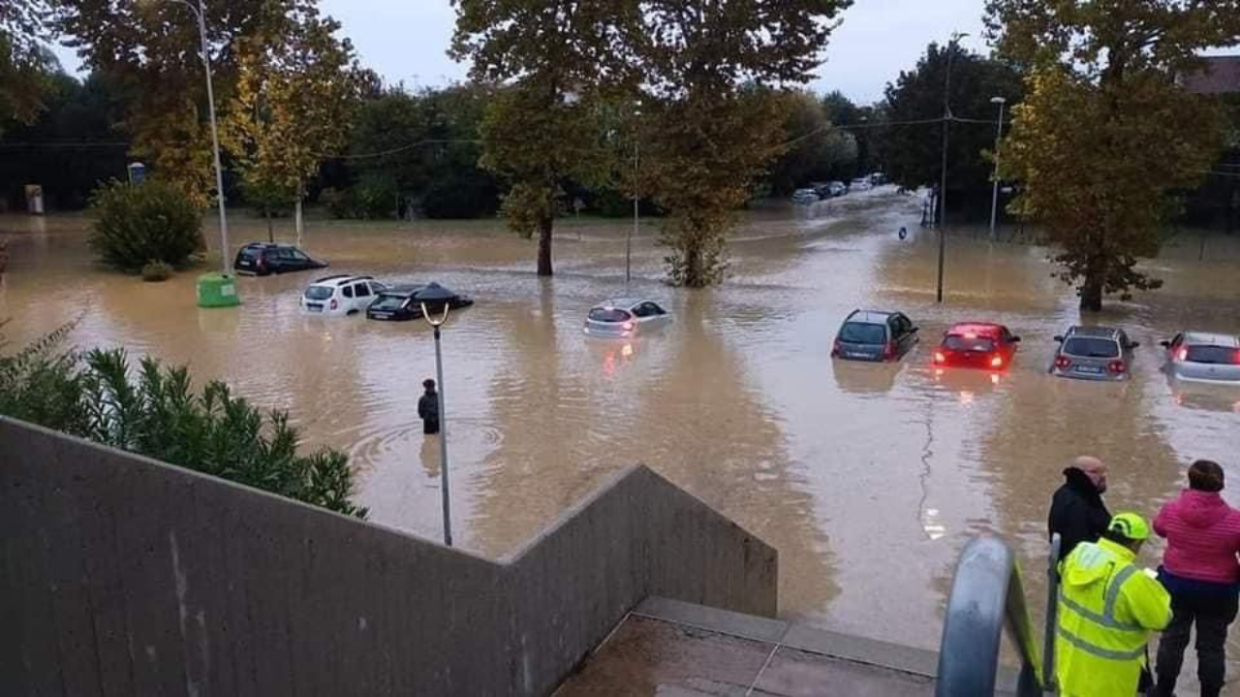 Contributi fino a 5.000 euro per auto danneggiate dall'alluvione: ecco come richiederli