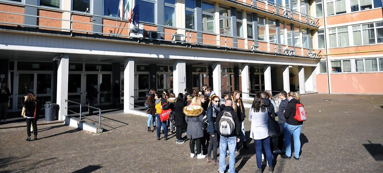 Bologna, prevista per domani la riapertura delle scuole