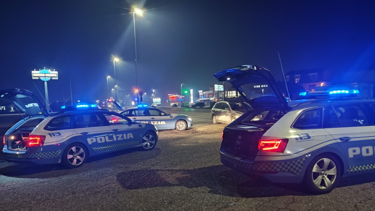 Controlli in via Stalingrado: ritirate 9 patenti in una notte