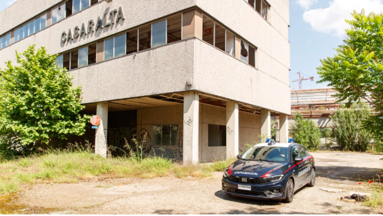 Due minorenni trovati mentre dormono tra le macerie nelle ex officine Casaralta