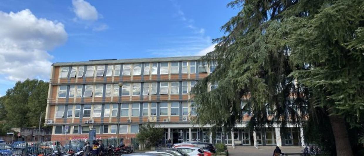 Studenti in sciopero all'Aldini per il gelo nelle aule