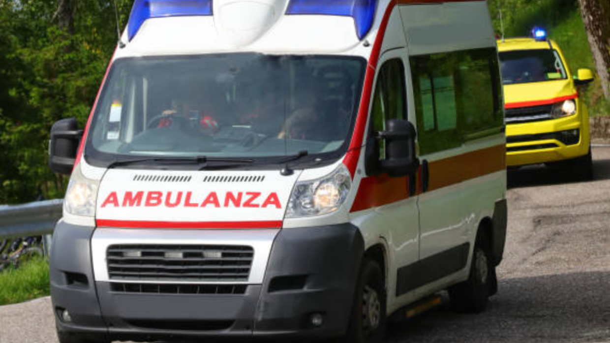 Tragedia a Ravenna: Auto Fuori Controllo Investe Due Donne sulla Pista Ciclopedonale