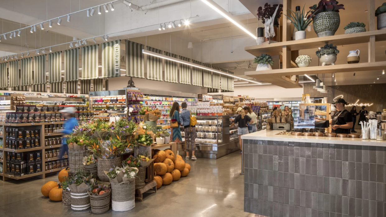 Il nuovo trend che spopola sui social: andare al supermercato