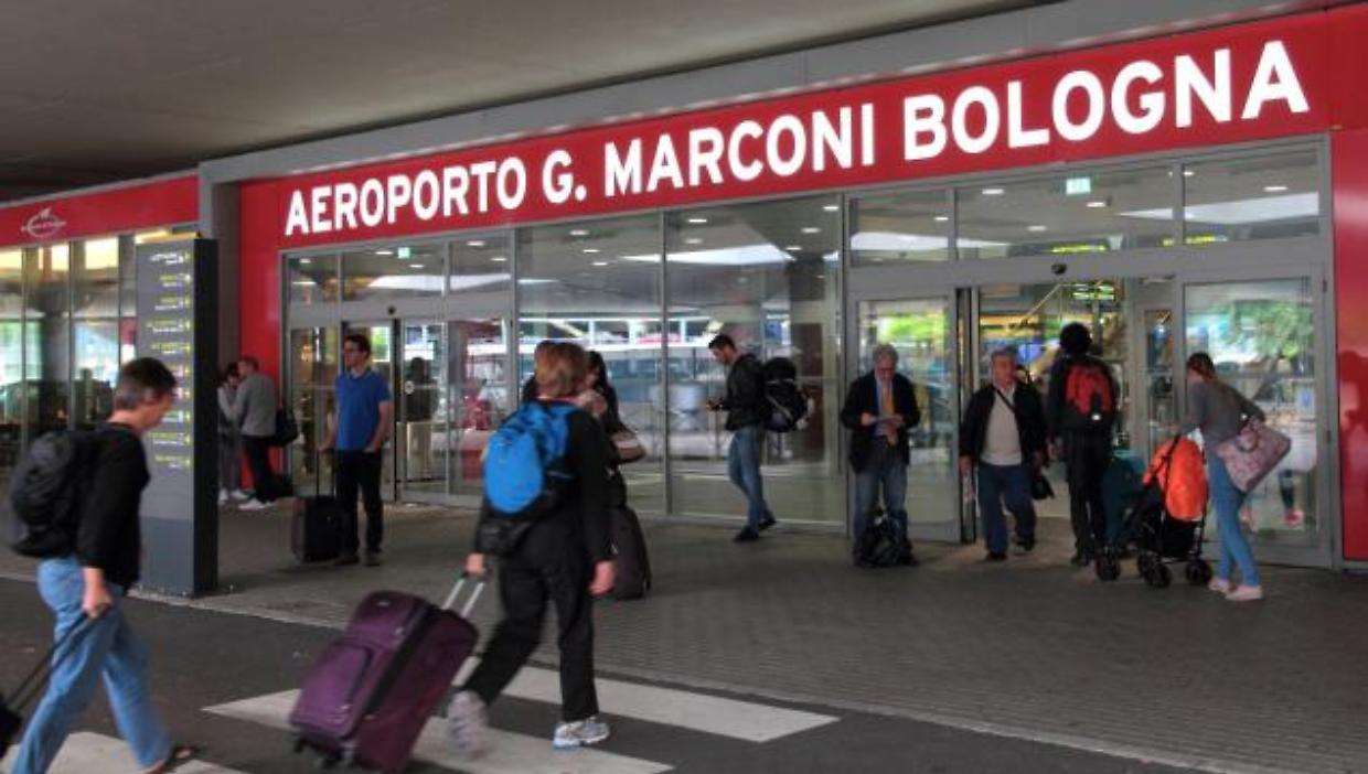 L'aeroporto di Bologna vola verso il traguardo dei 10 milioni di passeggeri: in arrivo una sorpresa speciale