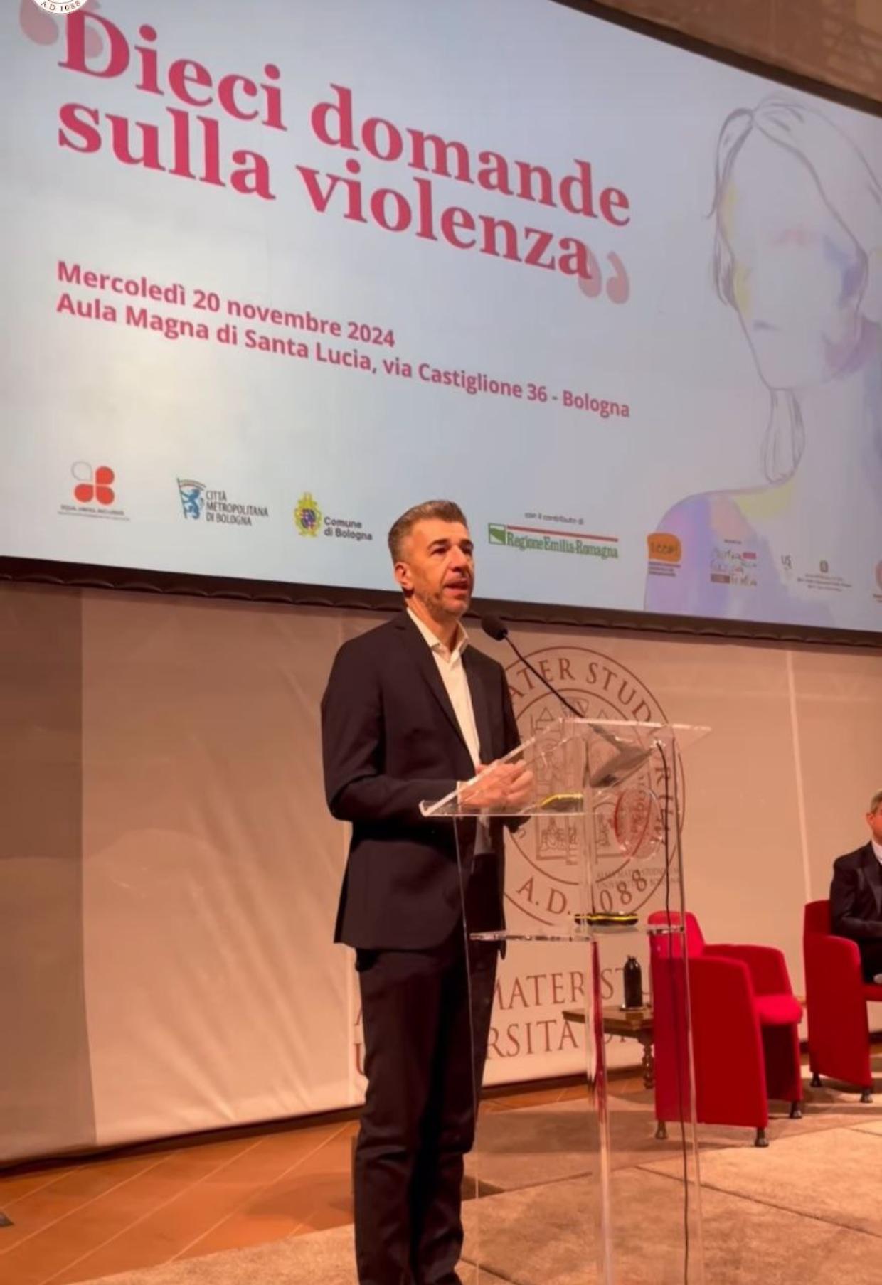 Gino Cecchettin all'Università di Bologna sfida Meloni e Valditara: "Confrontiamoci sulla violenza contro le donne"