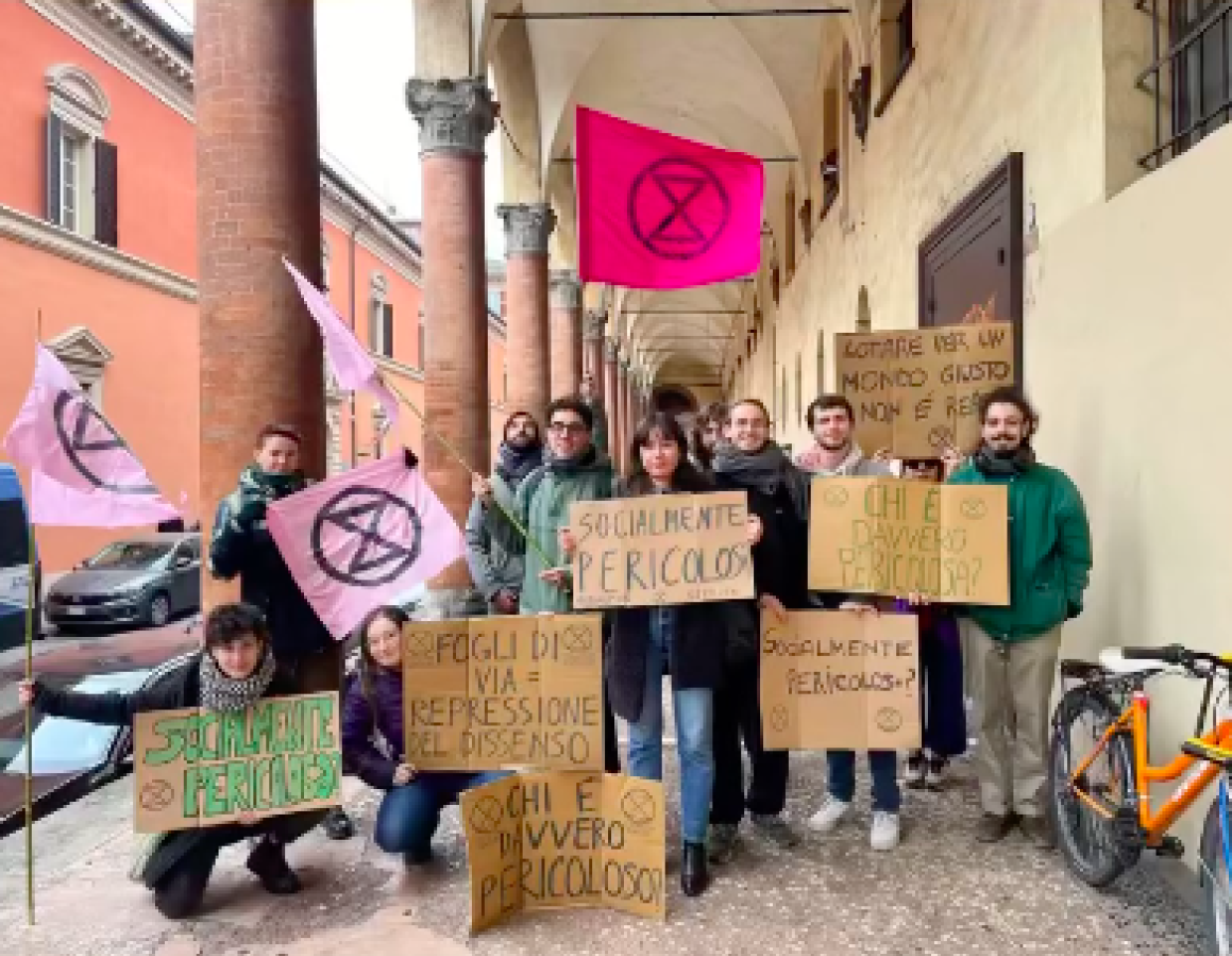 Presidio per le attiviste di Extinction Rebellion sotto indagine per le proteste anti-G7