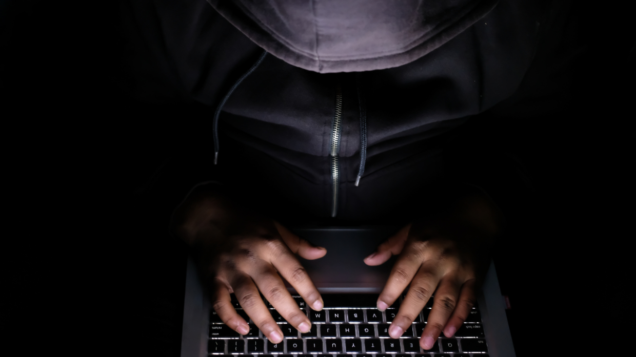 Cyber stalking e violenza online: incontro a Ravenna per la Giornata contro la violenza sulle donne