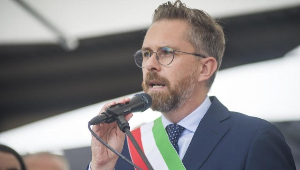 Stesso partito, stile diverso: Lepore e De Pascale al corteo Cgil