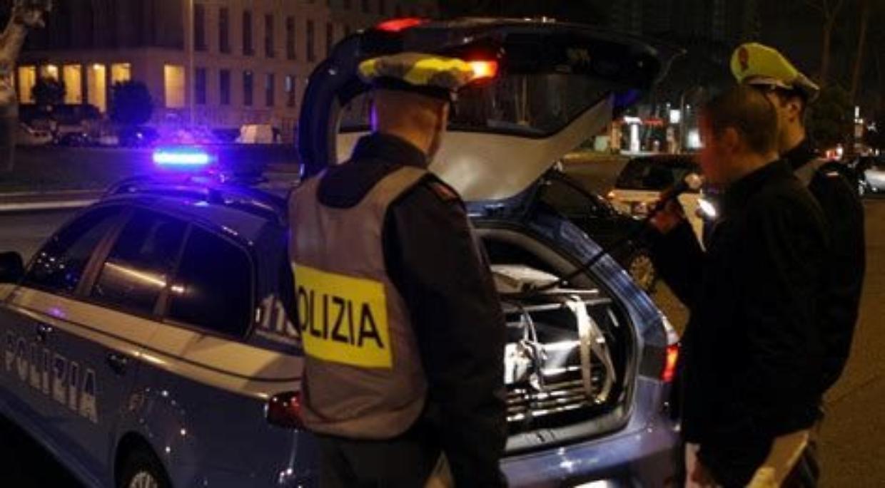 Bologna: 10 patenti ritirate in una notte per guida in stato di ebbrezza e droga