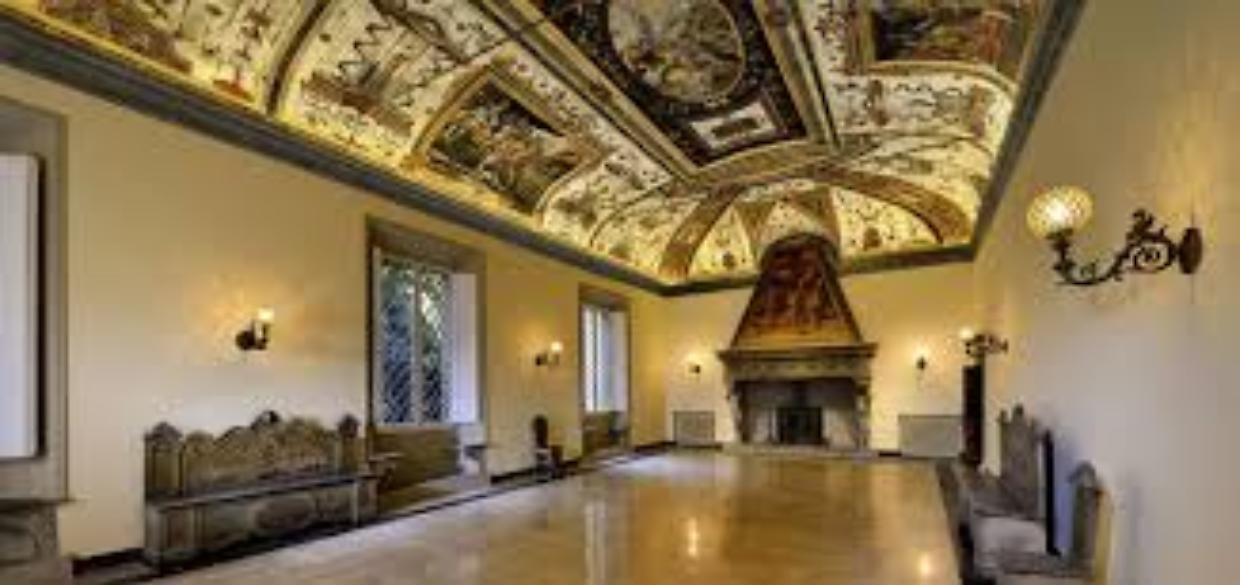 Il palazzo del papa bolognese a lume di candela