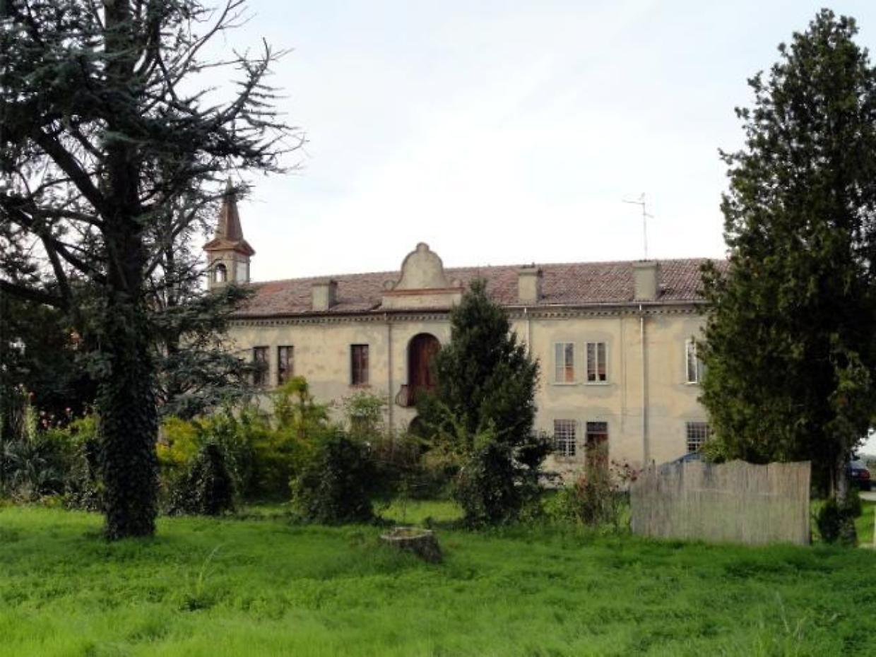 Crolla un balcone di Villa Farolfi durante una gita scolastica