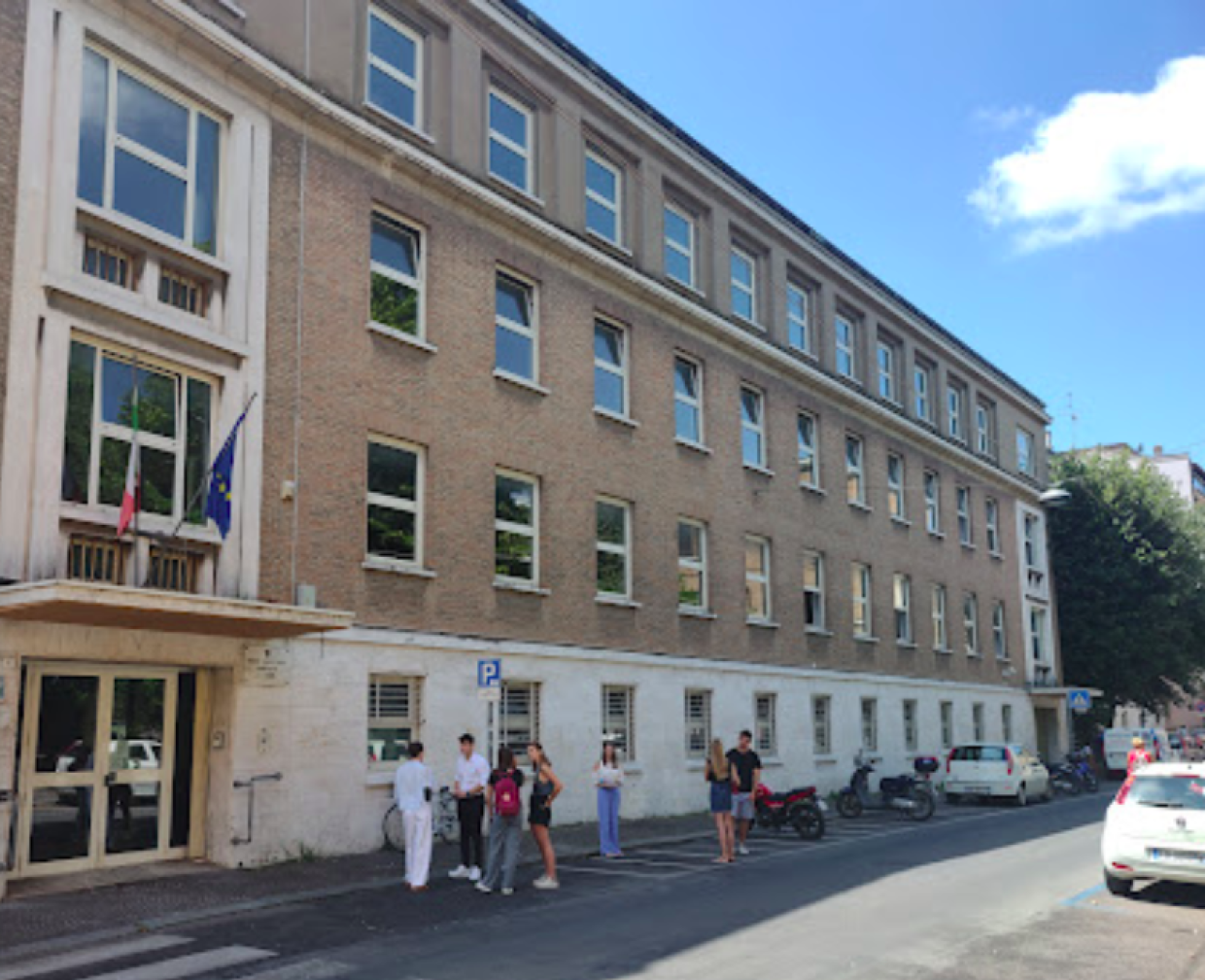 Spray urticante a scuola: caos e soccorsi all'Istituto Ginanni di Ravenna