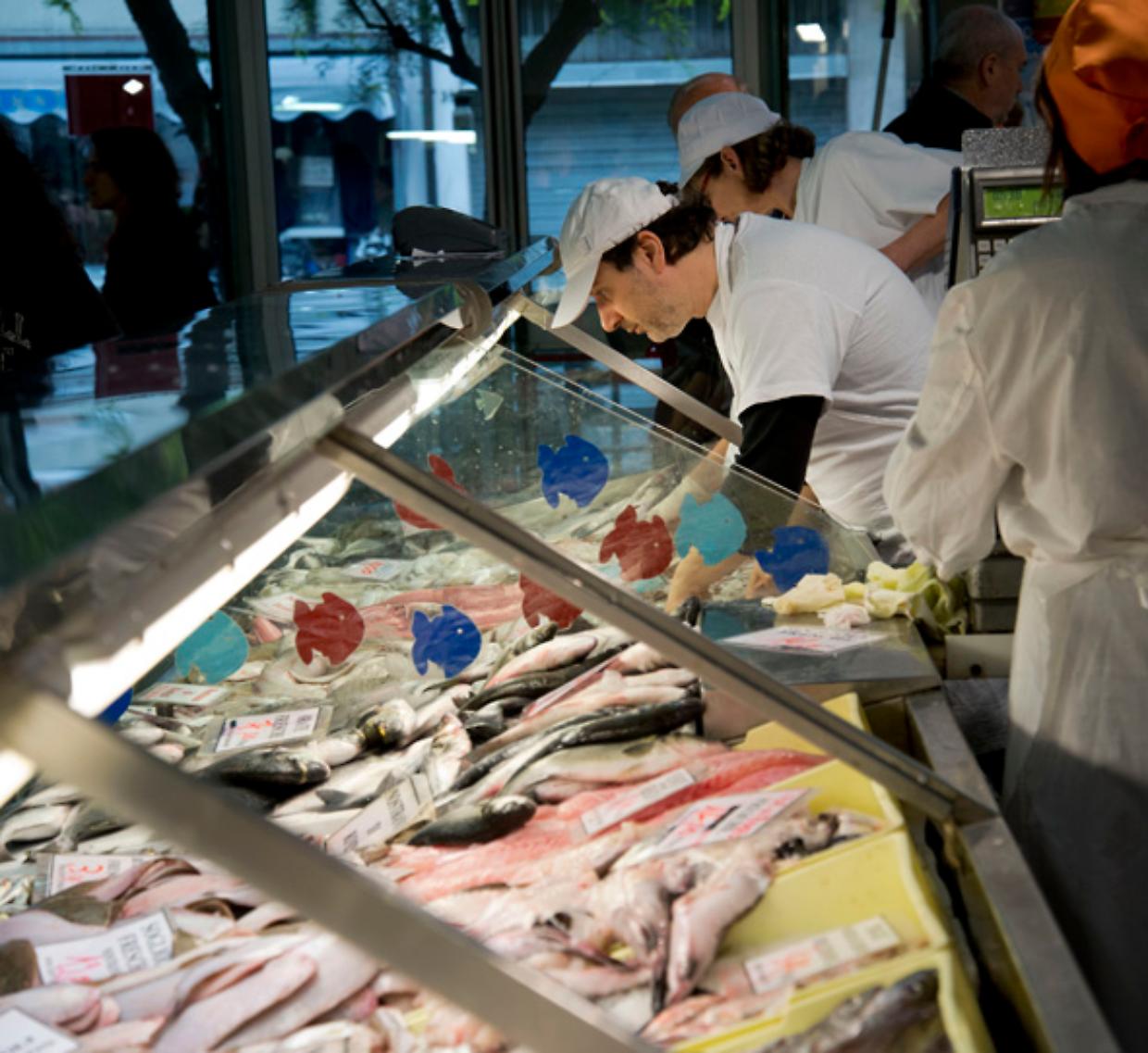 Rimini: Pesce Fresco per le Feste e Nuove Aperture Commerciali