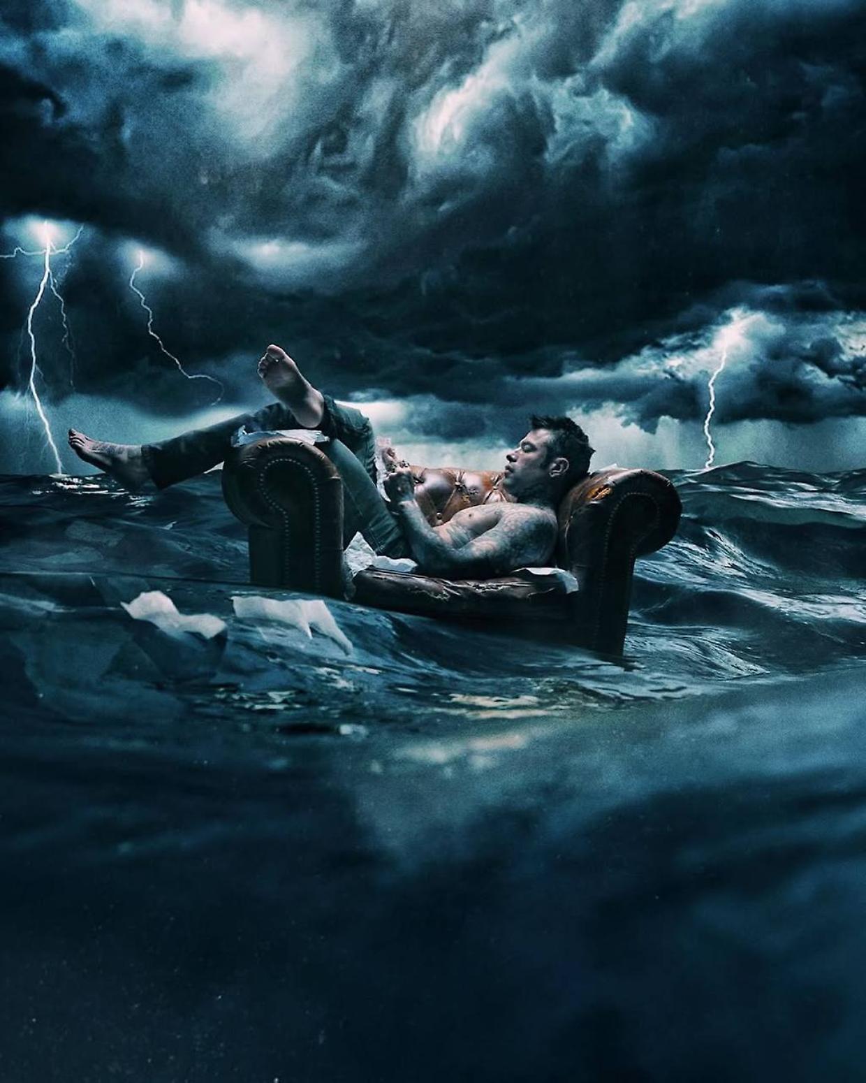 Fedez_ "Sono io e la mia penna contro il resto del mondo" (Fonte Instagram)