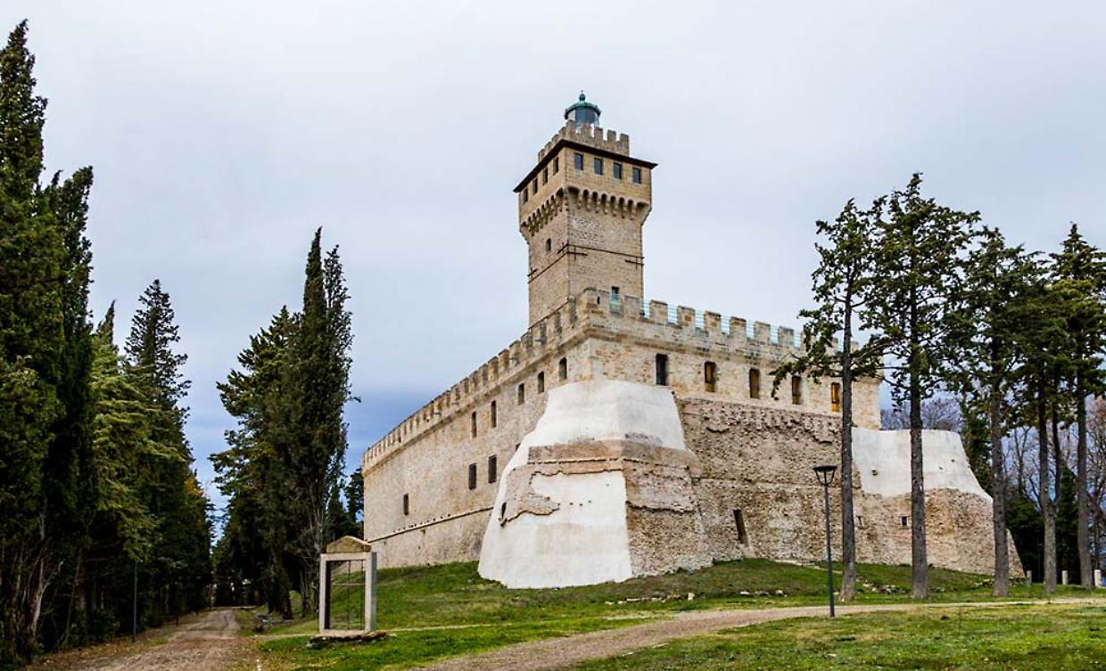 La Rocca delle Caminate: dalle origine alle vicende del Novecento