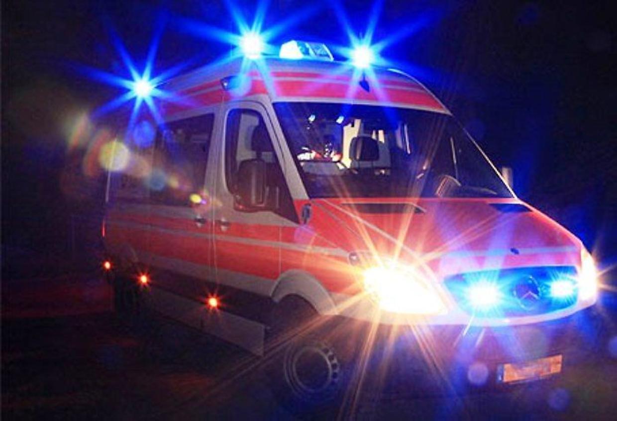 Manovra azzardata di un camper sull'A8: muore una donna 42enne nello scontro con un taxi