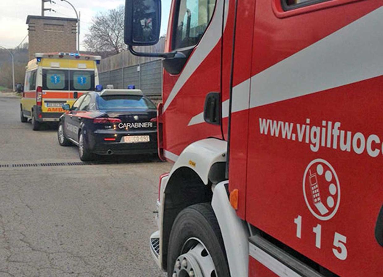 Camerlona: due auto scontrate finiscono nel fosso, feriti trasportati all'ospedale di Cesena