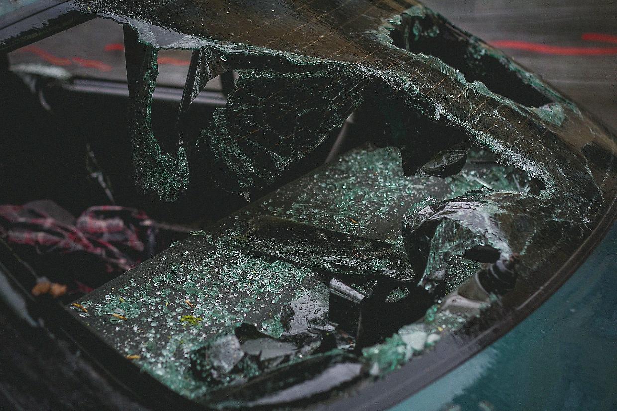 Paura all'alba a Correggio: cinque giovani coinvolti in un incidente stradale