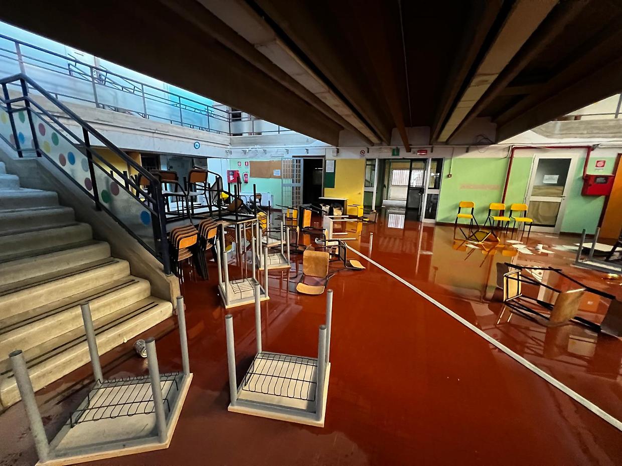 Vandalismo alle ex scuole Donini di San Lazzaro di Savena tra Natale e Santo Stefano