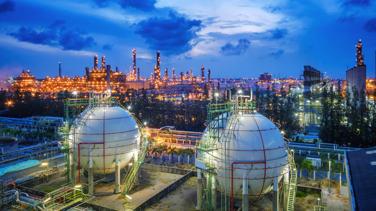 Cosa c’è dietro l’aumento delle bollette nel 2025? Geopolitica, gas e molto altro