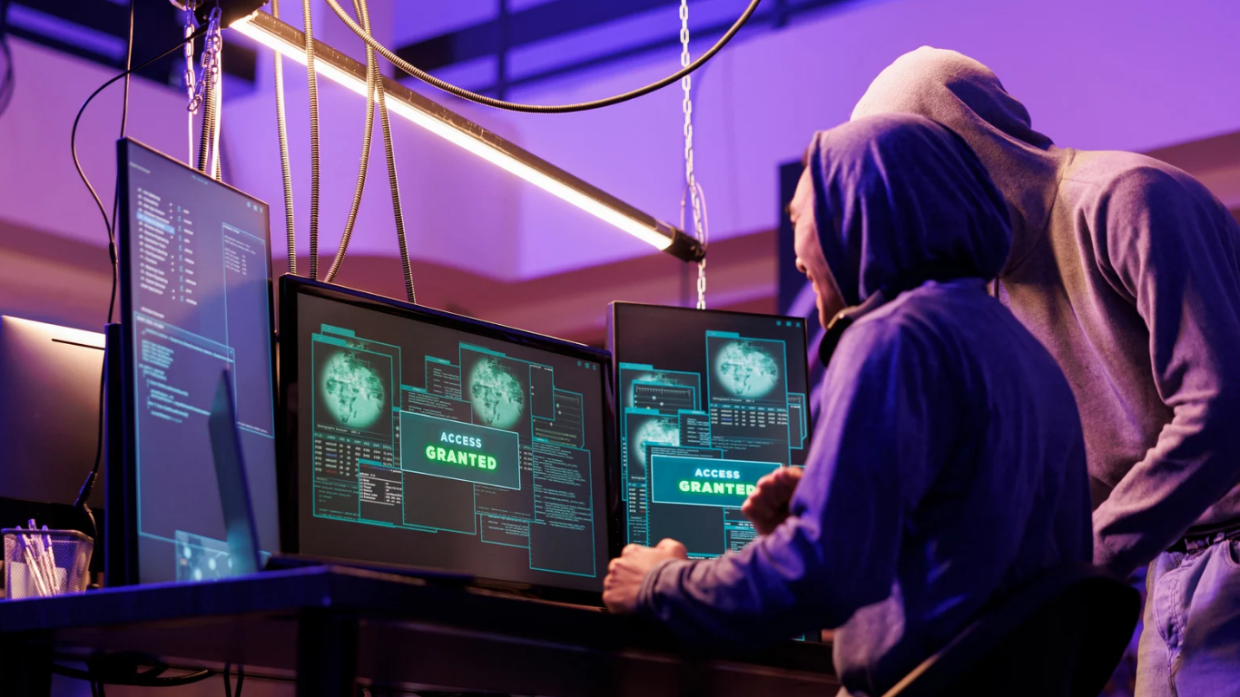 "5,5 milioni di dati di cittadini italiani rubati e venduti sul dark web": cosa rischiano gli utenti con lo SPID