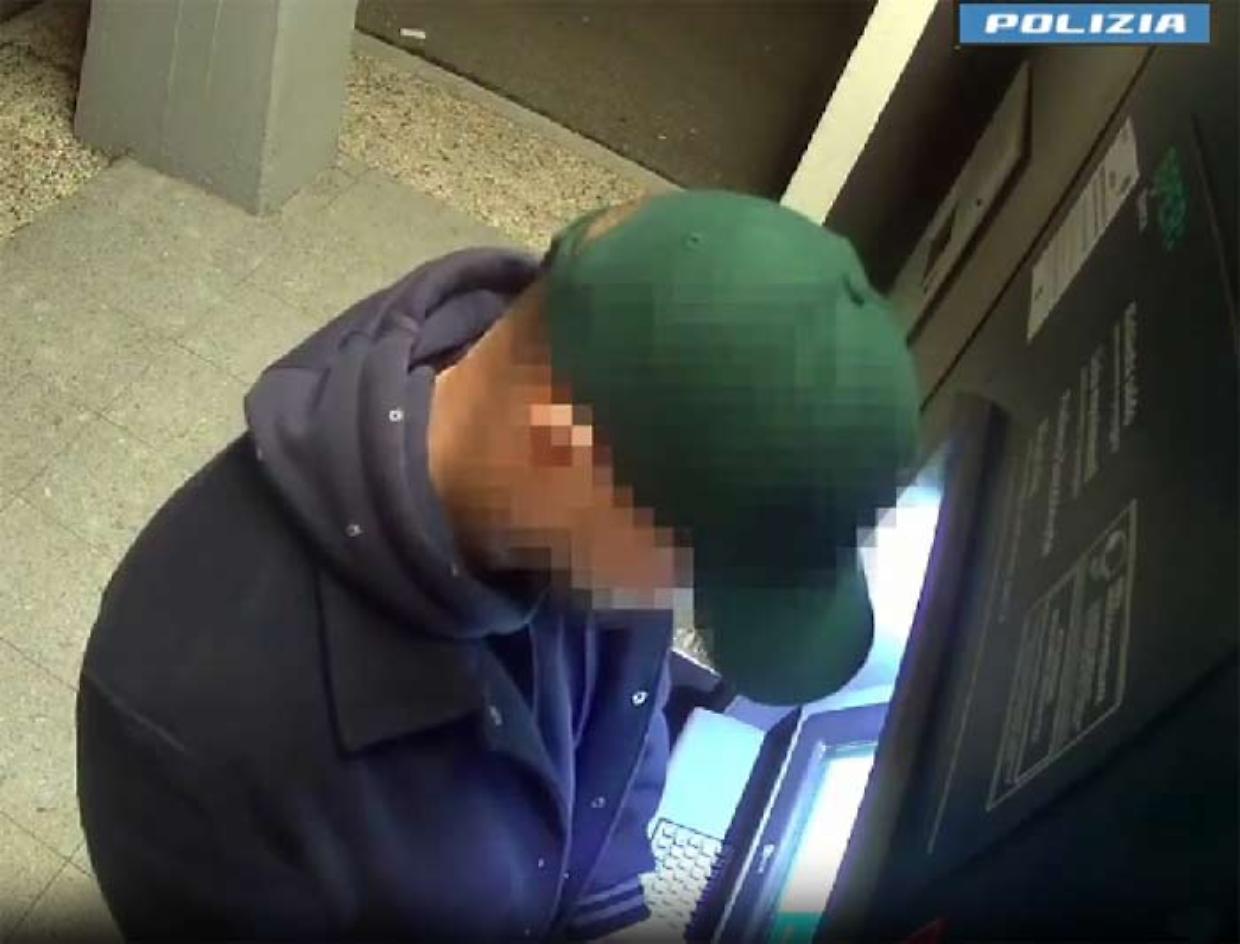 Arrestato 34enne a Sasso Marconi: manometteva bancomat per rubare denaro