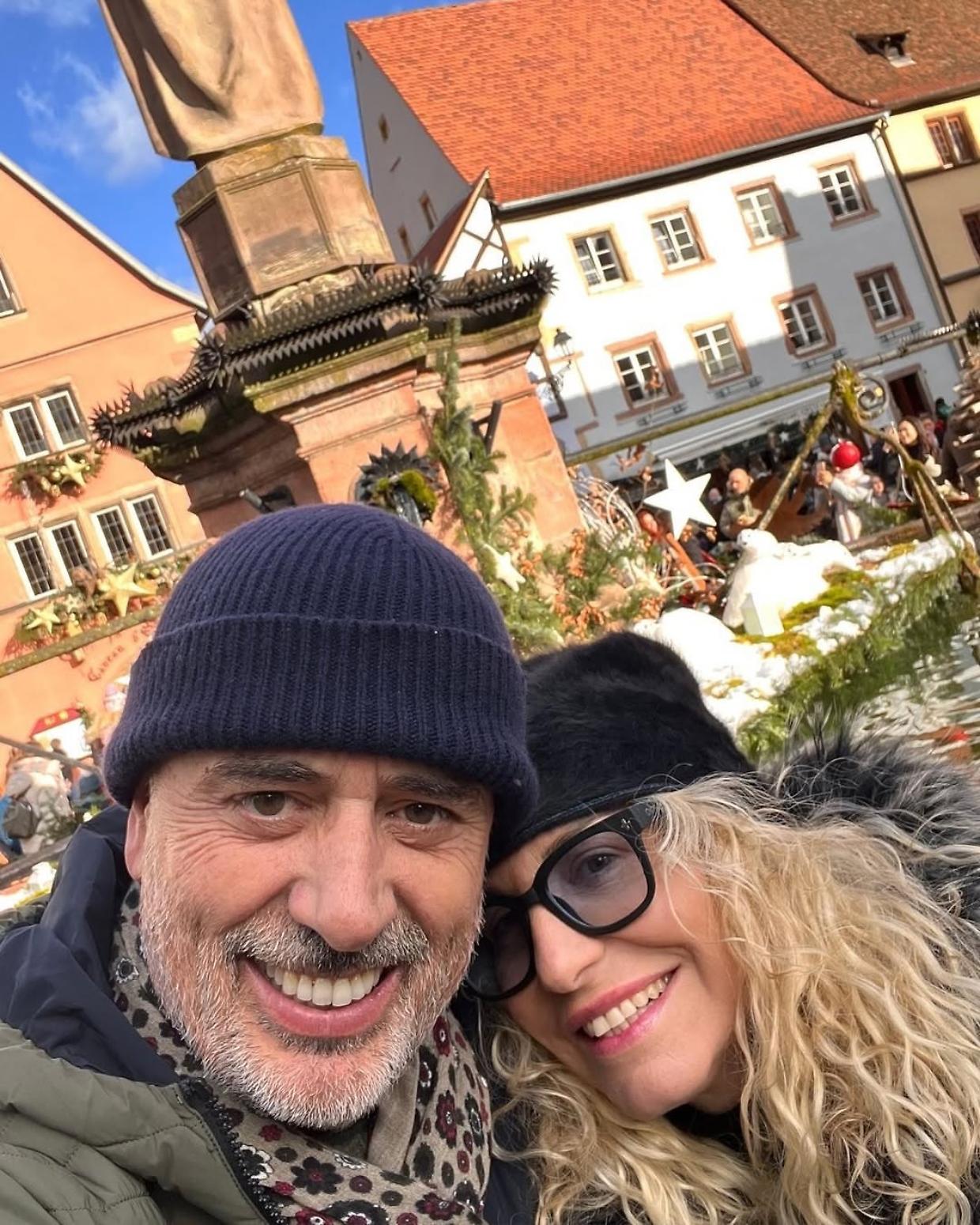 Antonella Clerici e l'amore per il suo Vittorio, ma per ora niente matrimonio: "Non mi porta bene"