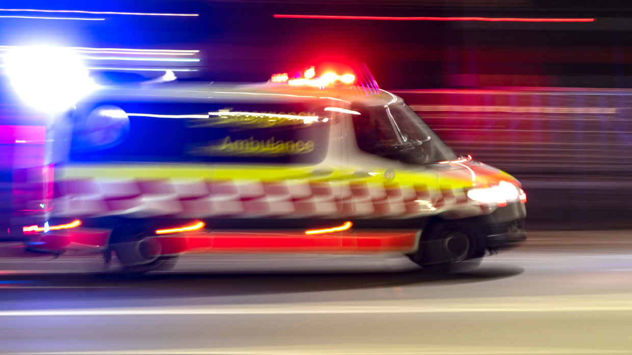 Godo di Russi: auto si ribalta in un campo, 43enne finisce in ospedale