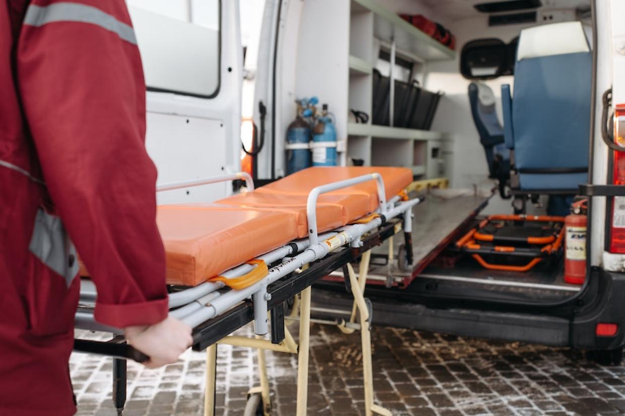 Incidente frontale a San Benedetto Val di Sambro: giovane in condizioni critiche dopo lo schianto